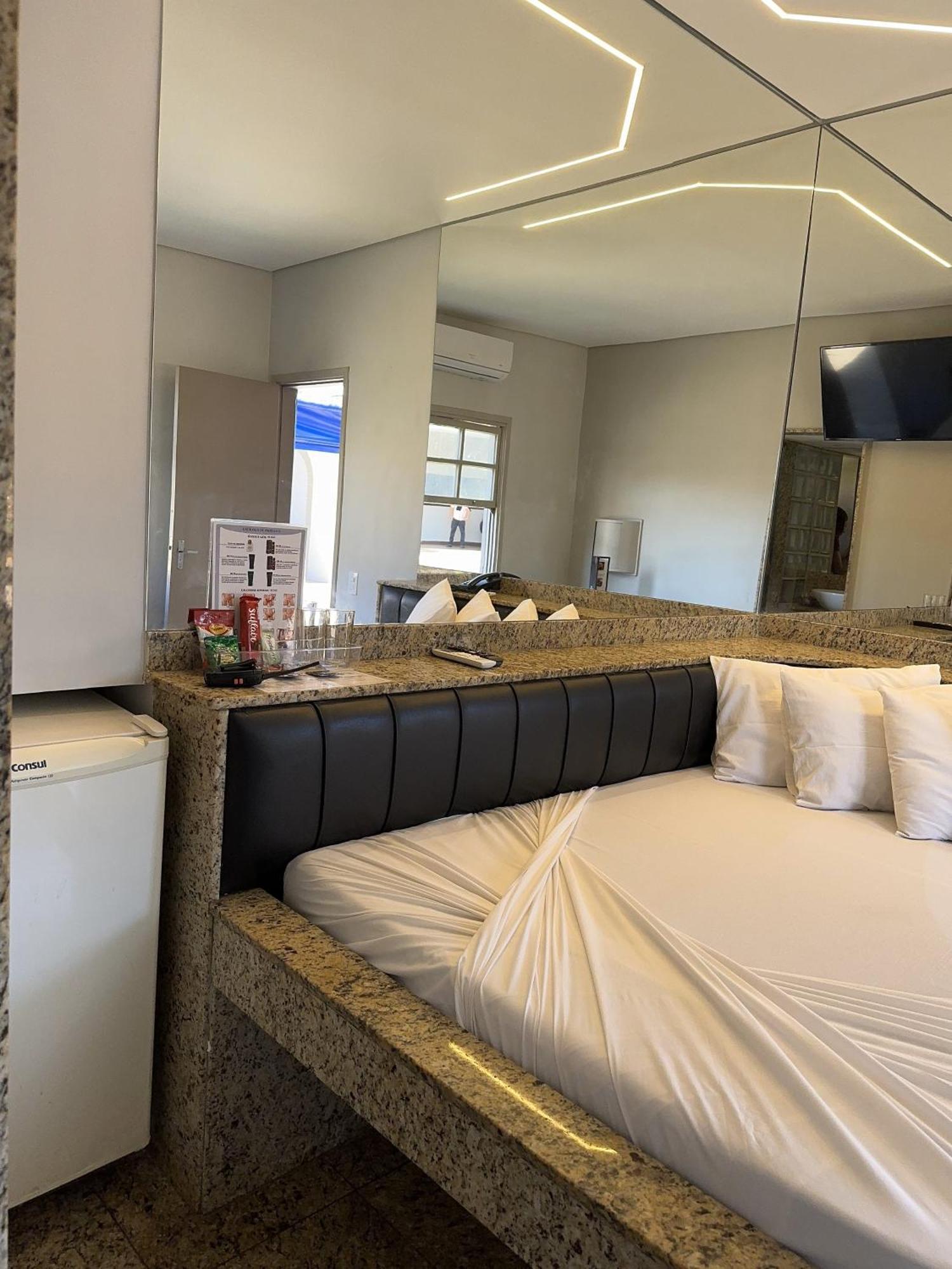 Village Motel ريبيراو بريتو المظهر الخارجي الصورة