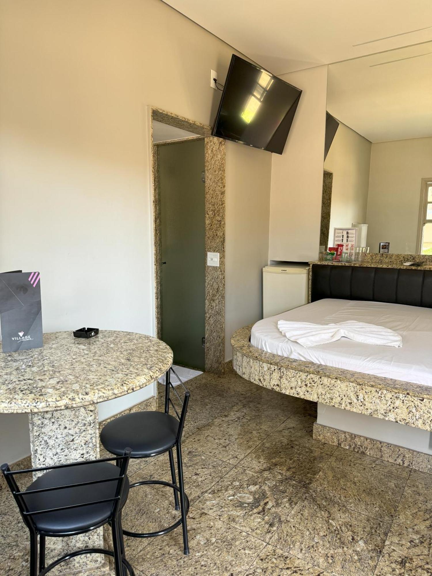 Village Motel ريبيراو بريتو المظهر الخارجي الصورة